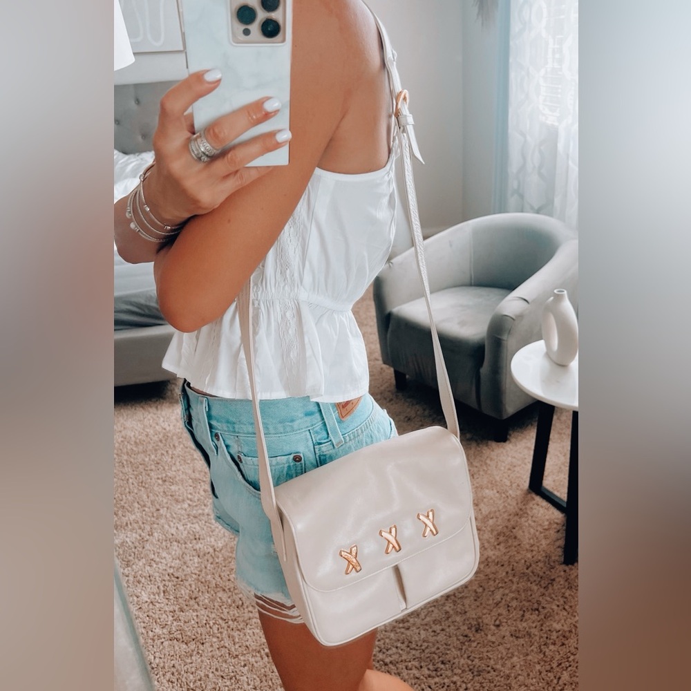 Paloma Picasso White Leather shoulder Bag with Gold logo - Picture 15 of 17